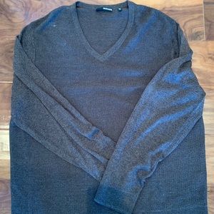 Nice men’s size XL sweater